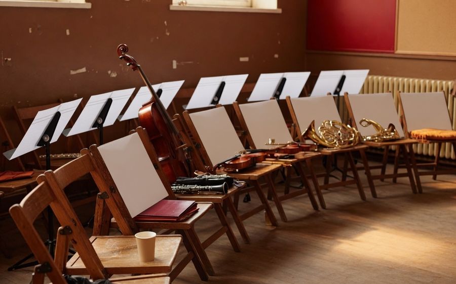 Sala de bateria da EArte, preparada para prática em grupo